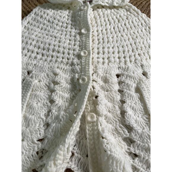 Vtg. 1970s English Village Hand Crochet white boho fringed knit poncho cape - Picture 3 of 10